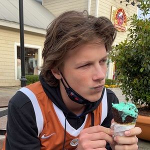 Meet your Posher, Zachary